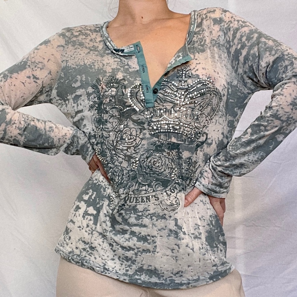 Y2K grunge acid washed rhinestoned patch worked sheer long sleeved T - Picture 3 of 3